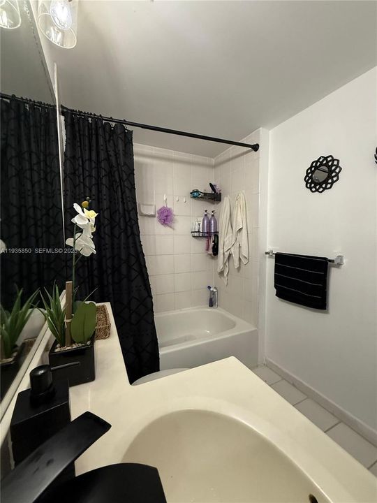 For Sale: $329,000 (2 beds, 2 baths, 1062 Square Feet)