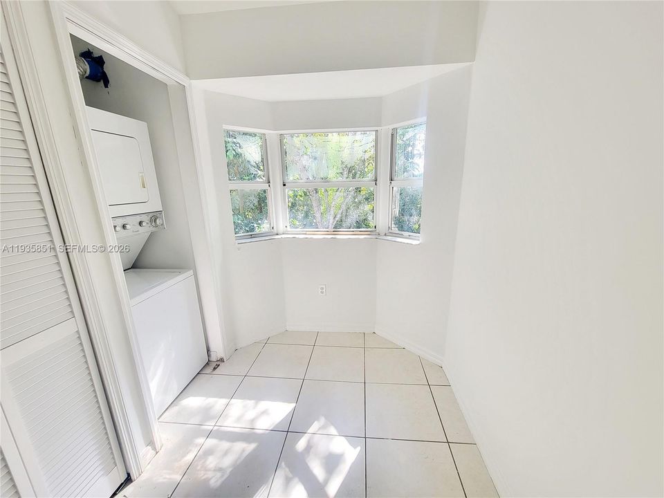 В аренду: $1,600 (2 спален, 2 ванн, 815 Квадратных фут)