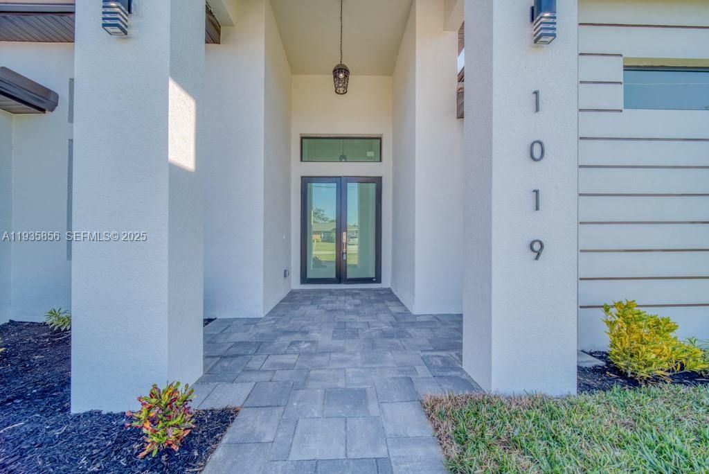 For Sale: $799,000 (4 beds, 3 baths, 2236 Square Feet)