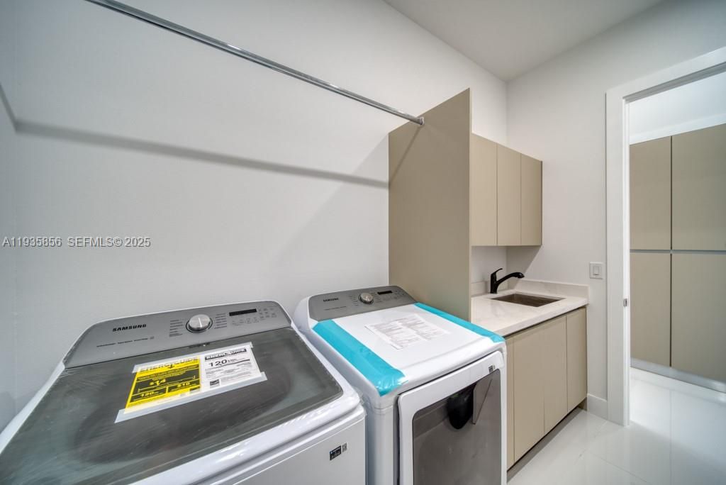 For Sale: $799,000 (4 beds, 3 baths, 2236 Square Feet)