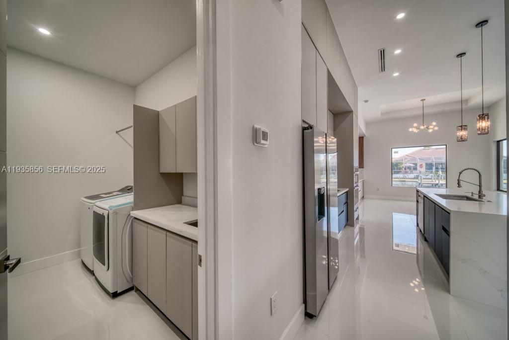 For Sale: $799,000 (4 beds, 3 baths, 2236 Square Feet)