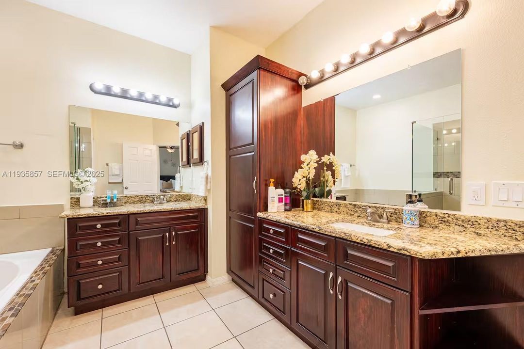 For Rent: $2,800 (5 beds, 2 baths, 0 Square Feet)