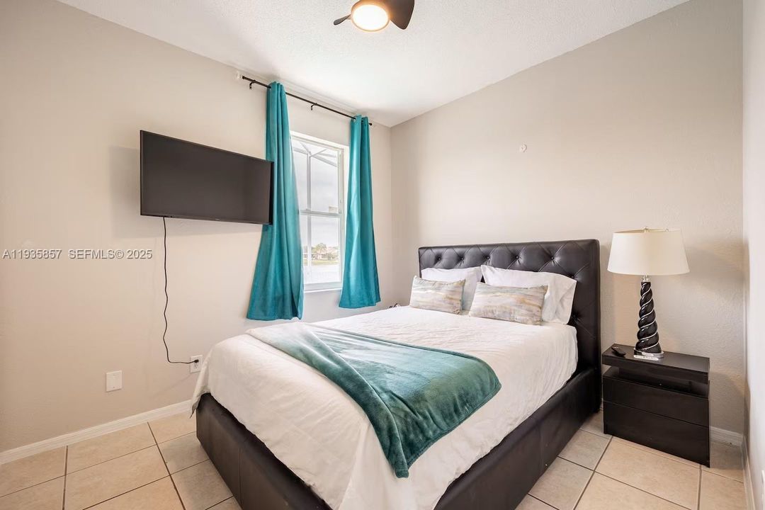 For Rent: $2,800 (5 beds, 2 baths, 0 Square Feet)