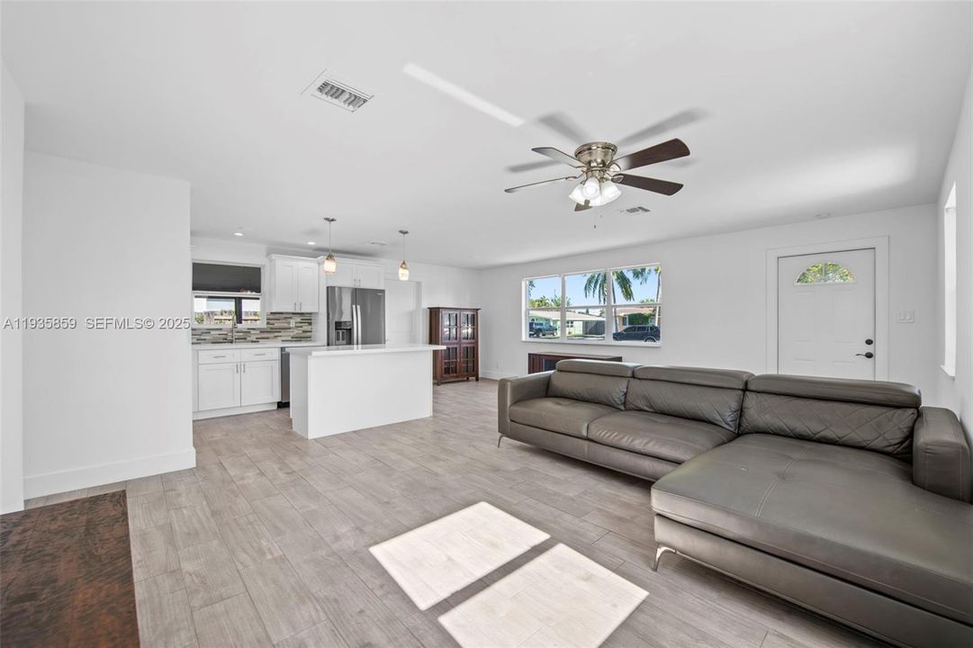 En Venta: $415,000 (2 camas, 1 baños, 960 Pies cuadrados)