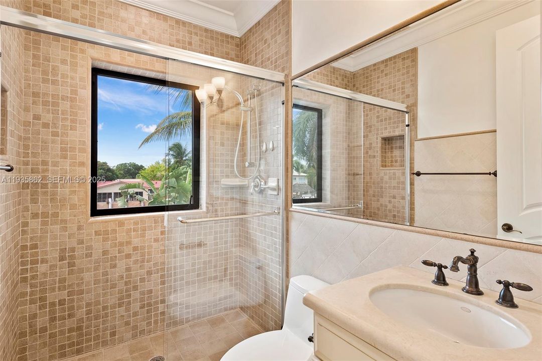 En Renta: $25,000 (7 camas, 7 baños, 6006 Pies cuadrados)