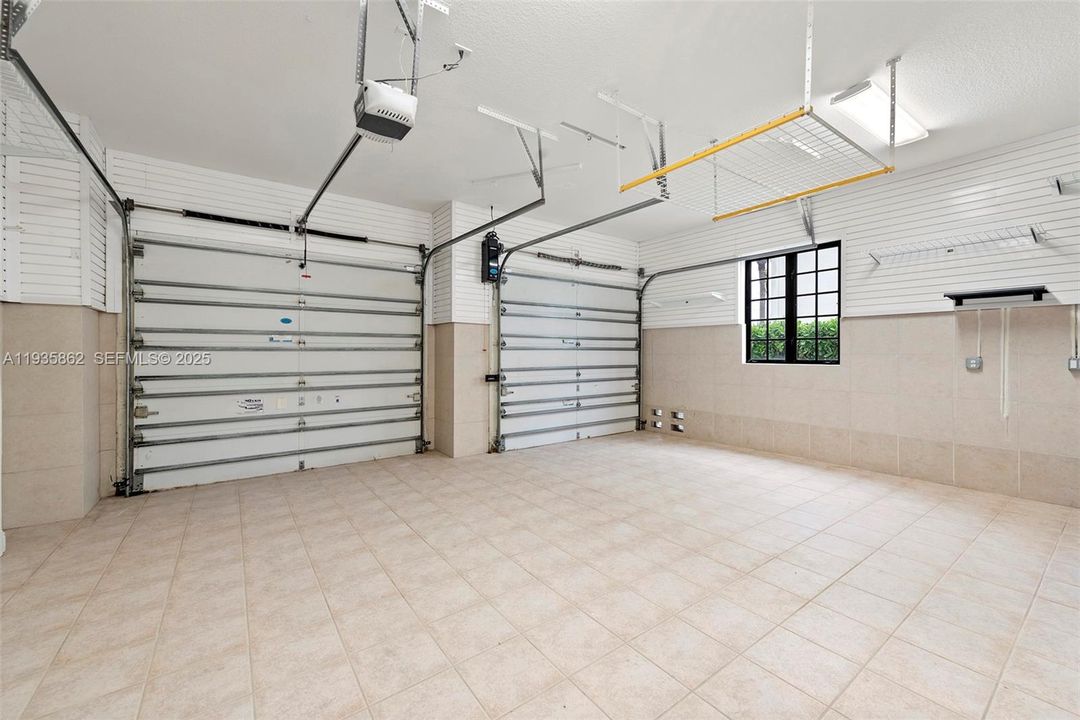 En Renta: $25,000 (7 camas, 7 baños, 6006 Pies cuadrados)