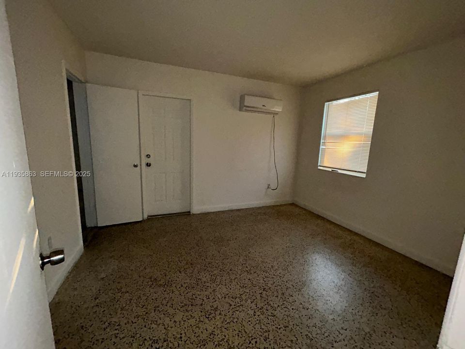 В аренду: $1,600 (1 спален, 1 ванн, 864 Квадратных фут)