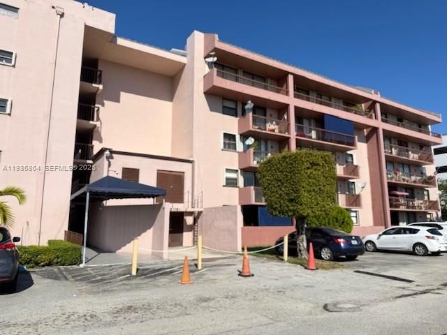 For Sale: $385,000 (2 beds, 2 baths, 1060 Square Feet)