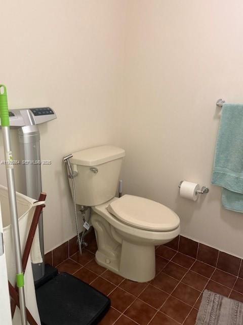 For Sale: $385,000 (2 beds, 2 baths, 1060 Square Feet)