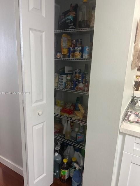 For Sale: $385,000 (2 beds, 2 baths, 1060 Square Feet)