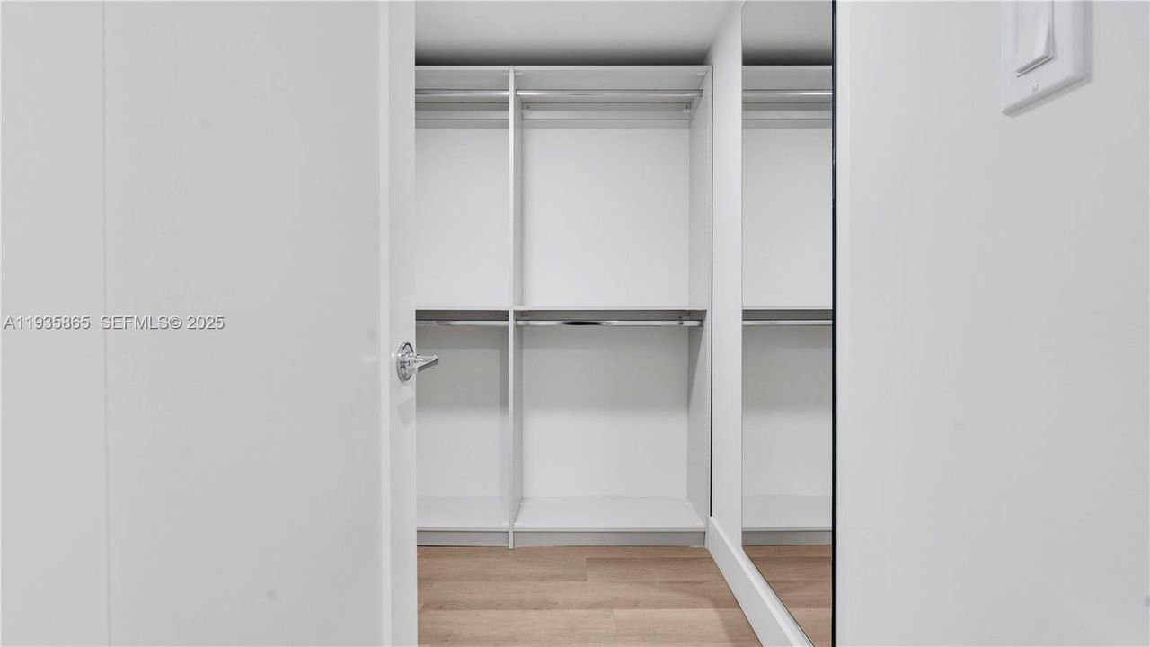 В аренду: $4,154 (1 спален, 1 ванн, 1036 Квадратных фут)