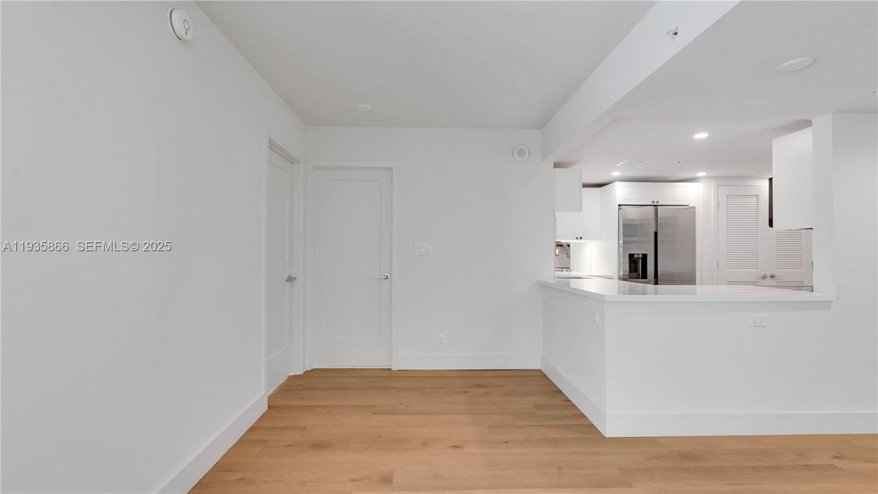 В аренду: $4,267 (2 спален, 2 ванн, 1291 Квадратных фут)