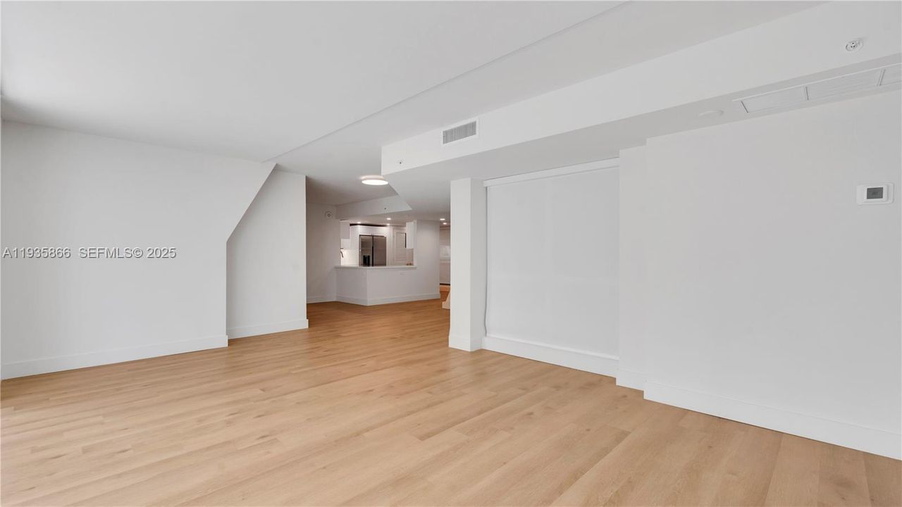 В аренду: $4,267 (2 спален, 2 ванн, 1291 Квадратных фут)