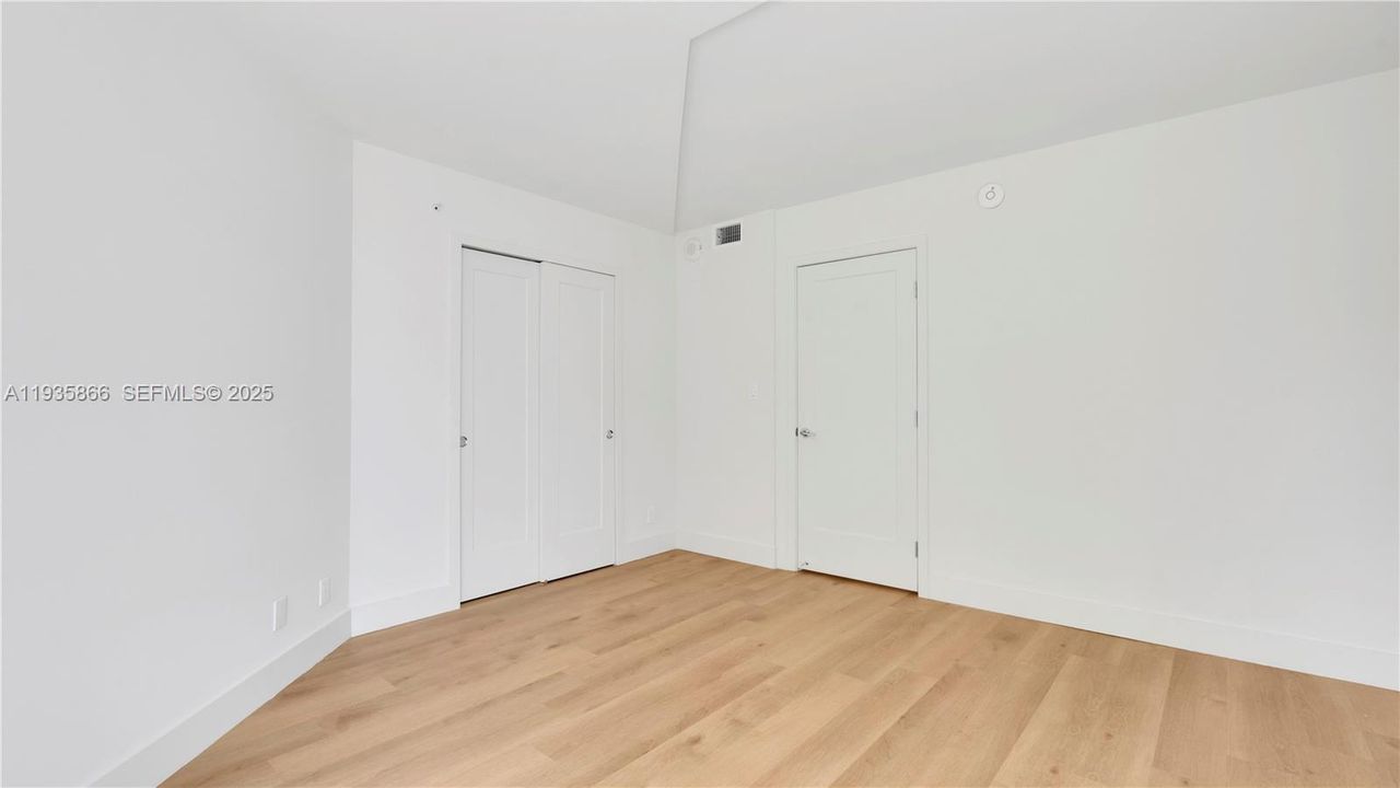 В аренду: $4,267 (2 спален, 2 ванн, 1291 Квадратных фут)