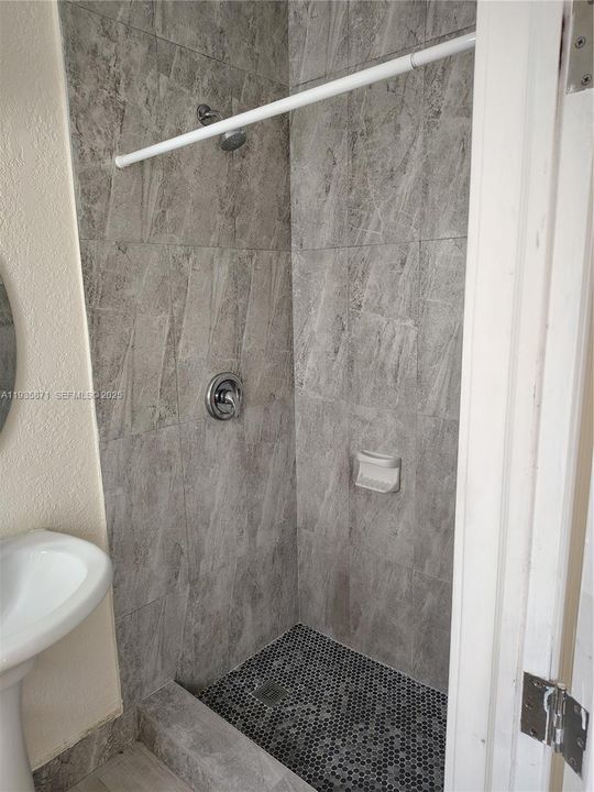 For Rent: $1,300 (0 beds, 1 baths, 400 Square Feet)