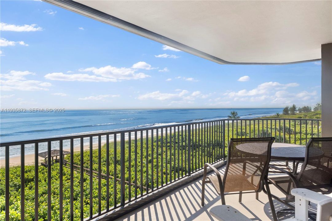 出租: $6,000 (3 贝兹, 2 浴室, 2701 平方英尺)