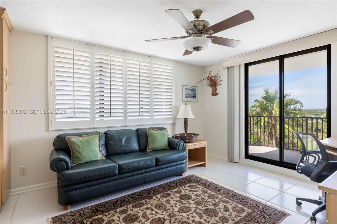 出租: $6,000 (3 贝兹, 2 浴室, 2701 平方英尺)