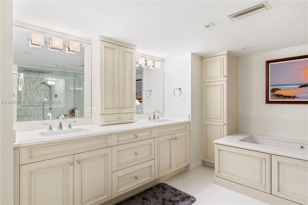 出租: $6,000 (3 贝兹, 2 浴室, 2701 平方英尺)