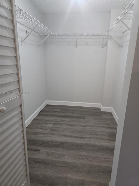 For Rent: $2,300 (2 beds, 2 baths, 1100 Square Feet)