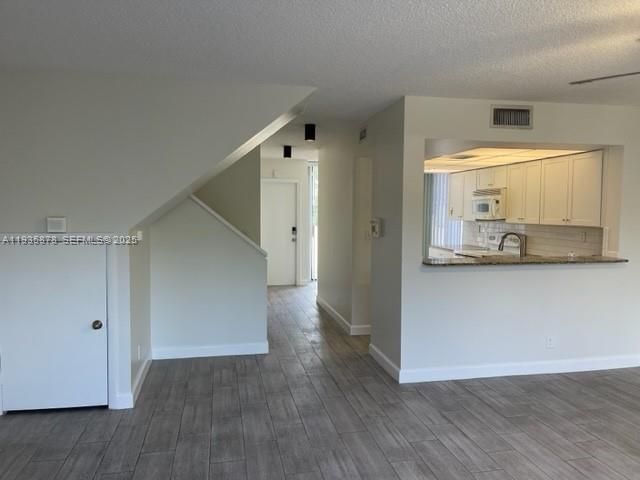 В аренду: $2,500 (2 спален, 2 ванн, 1230 Квадратных фут)