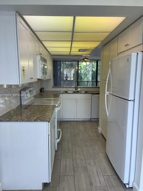 В аренду: $2,500 (2 спален, 2 ванн, 1230 Квадратных фут)