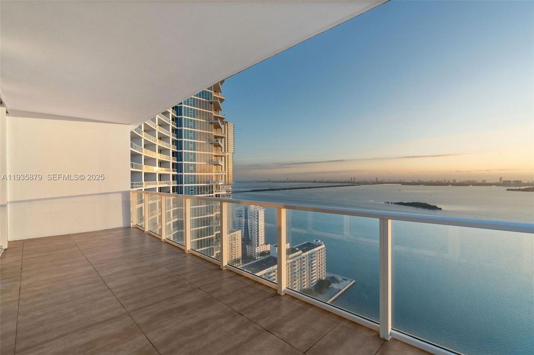 出租: $12,500 (3 贝兹, 3 浴室, 1679 平方英尺)