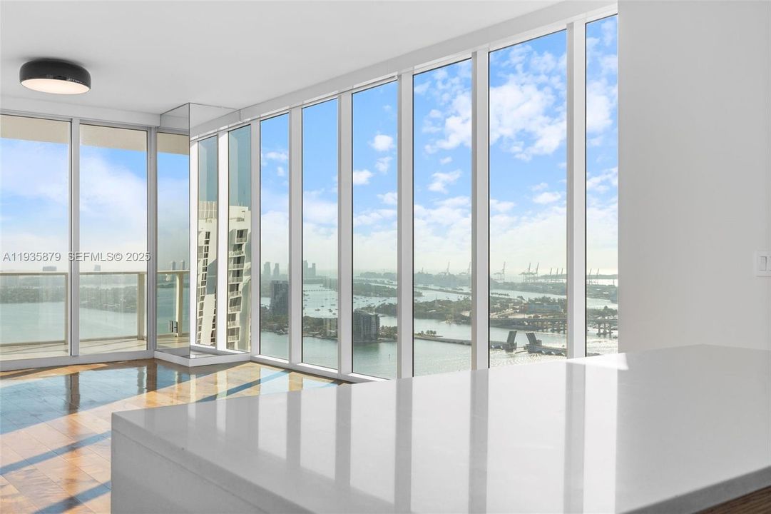 出租: $12,500 (3 贝兹, 3 浴室, 1679 平方英尺)