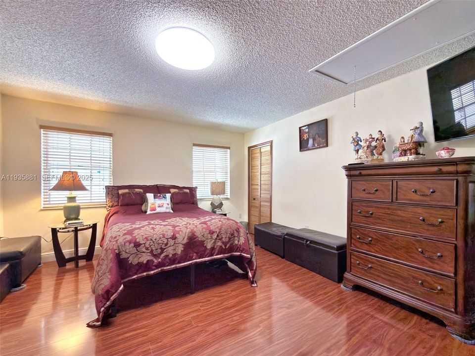 На продажу: $675,000 (3 спален, 2 ванн, 2010 Квадратных фут)