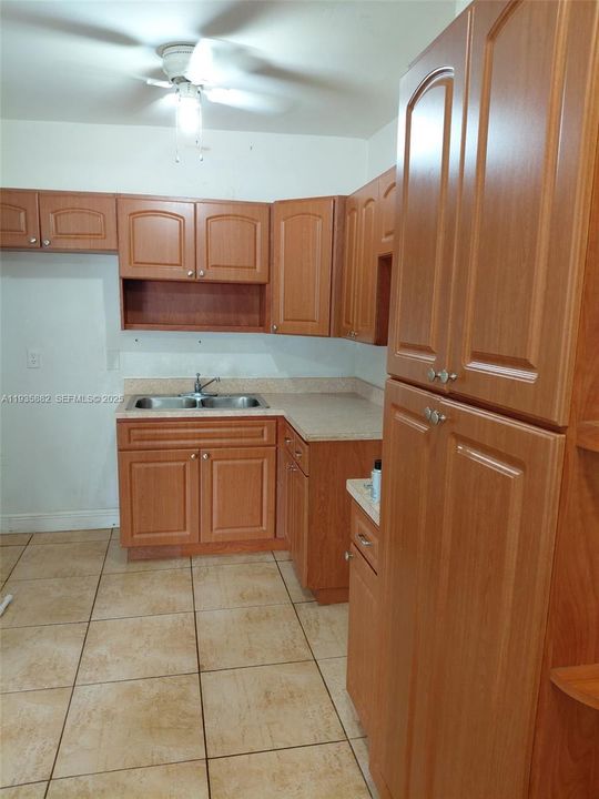 В аренду: $2,750 (2 спален, 2 ванн, 1000 Квадратных фут)