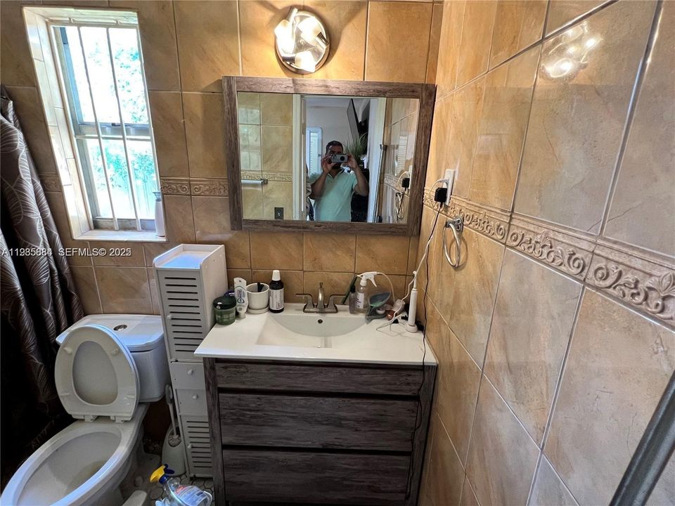 待售: $689,000 (0 贝兹, 0 浴室, 2590 平方英尺)