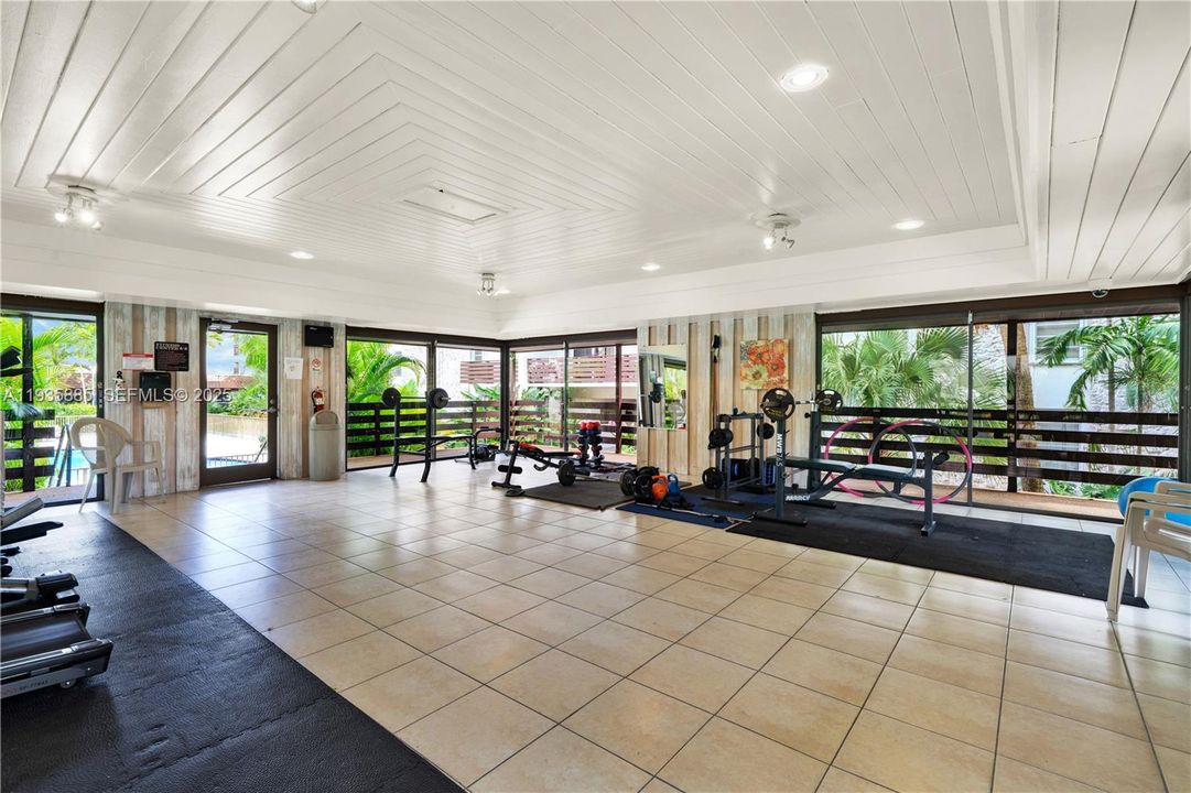 For Rent: $1,900 (1 beds, 1 baths, 665 Square Feet)