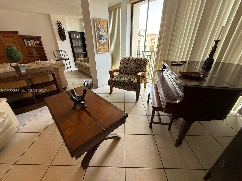 На продажу: $490,000 (2 спален, 2 ванн, 1230 Квадратных фут)