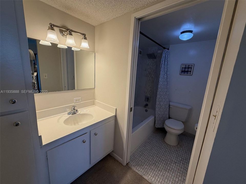 На продажу: $490,000 (2 спален, 2 ванн, 1230 Квадратных фут)