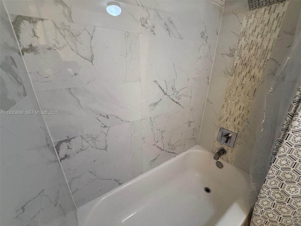 На продажу: $490,000 (2 спален, 2 ванн, 1230 Квадратных фут)