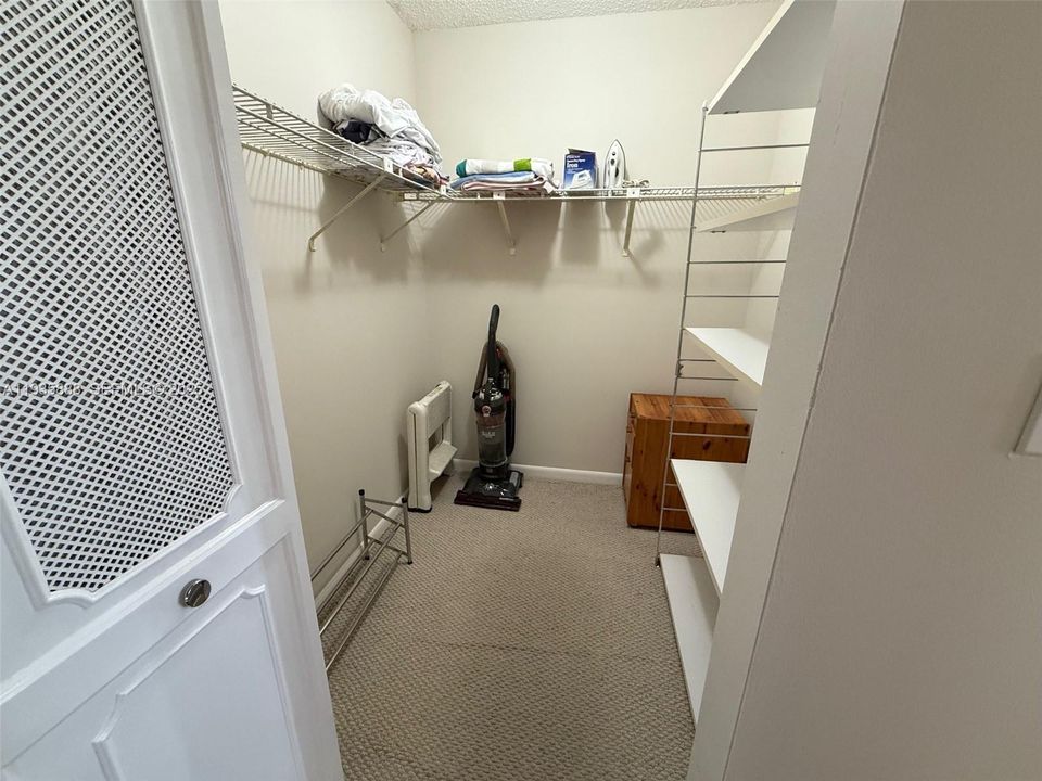 На продажу: $490,000 (2 спален, 2 ванн, 1230 Квадратных фут)