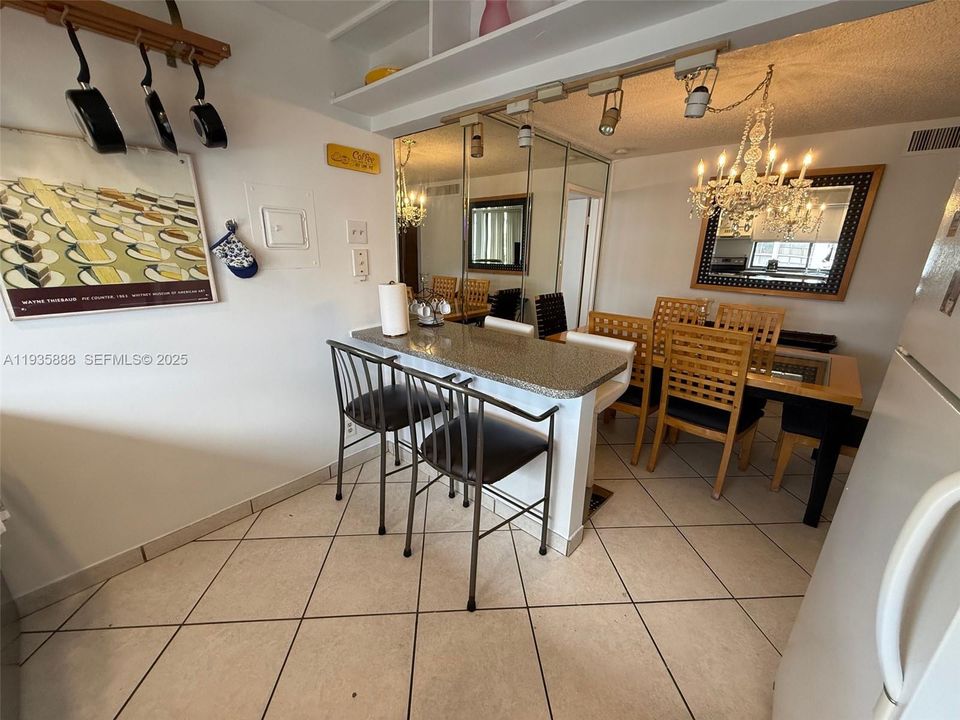 На продажу: $490,000 (2 спален, 2 ванн, 1230 Квадратных фут)