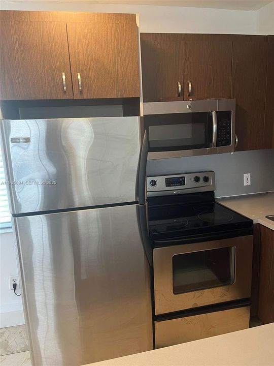 For Rent: $1,900 (1 beds, 1 baths, 537 Square Feet)