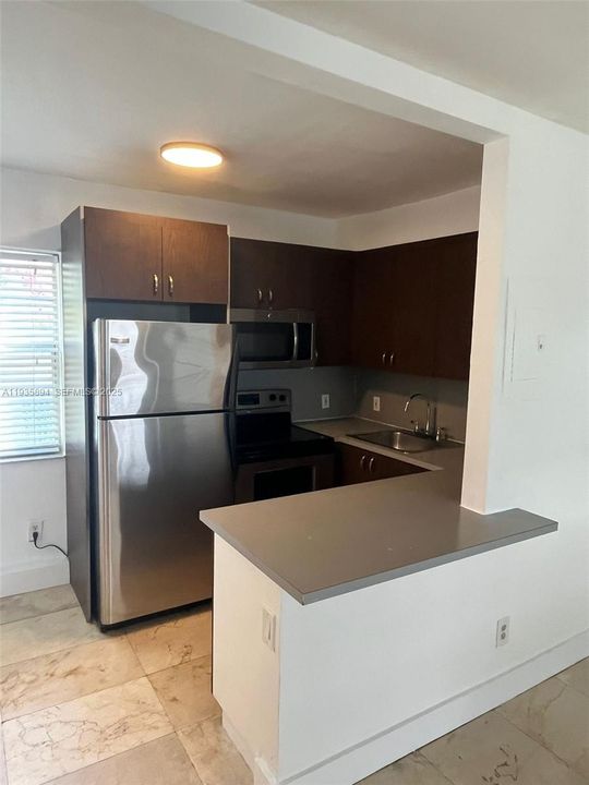For Rent: $1,900 (1 beds, 1 baths, 537 Square Feet)