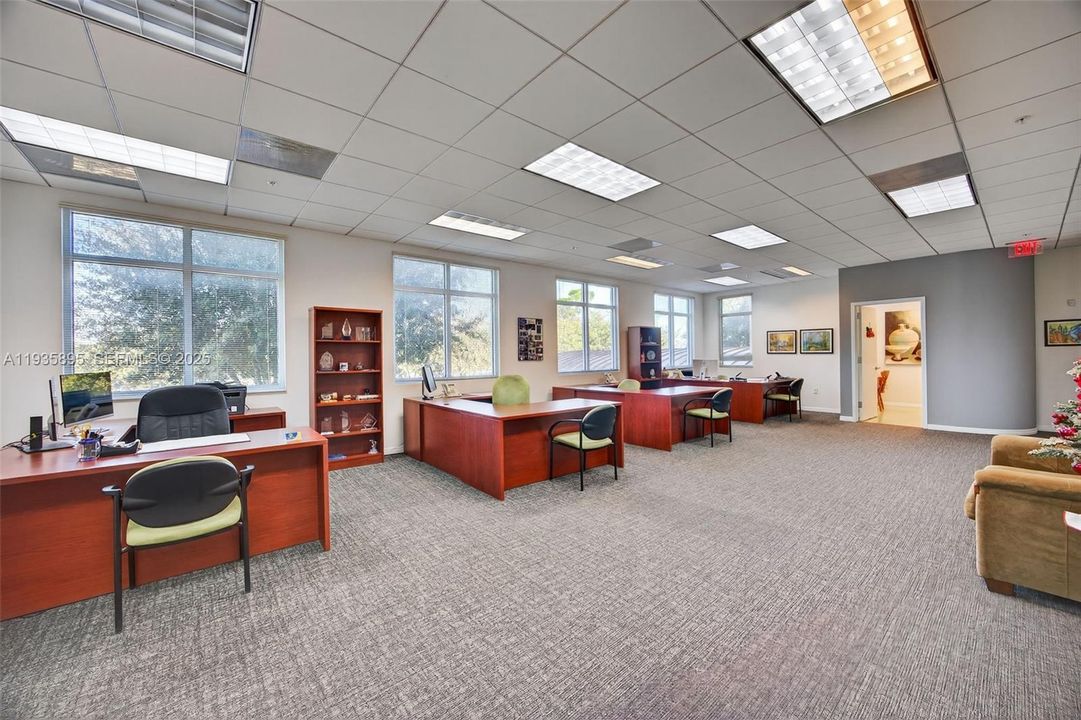 На продажу: $1,400,000 (0 спален, 0 ванн, 0 Квадратных фут)