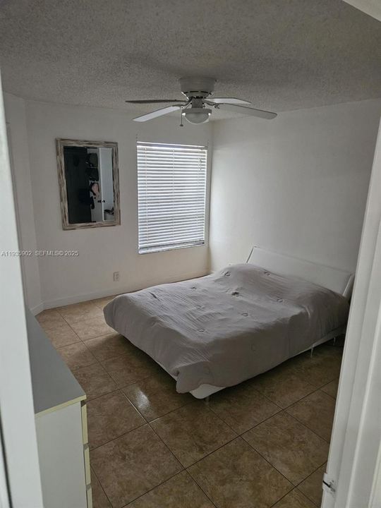 For Rent: $1,800 (1 beds, 1 baths, 805 Square Feet)