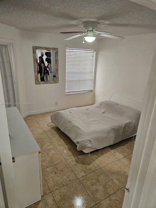For Rent: $1,800 (1 beds, 1 baths, 805 Square Feet)