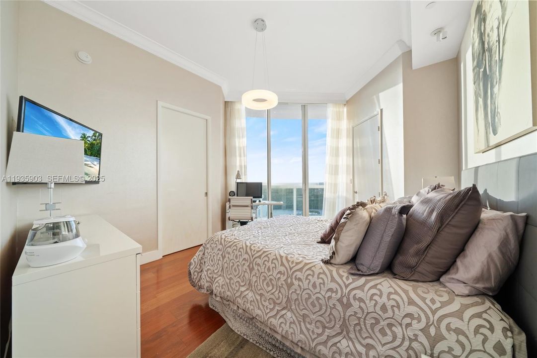 For Sale: $2,300,000 (2 beds, 3 baths, 2327 Square Feet)