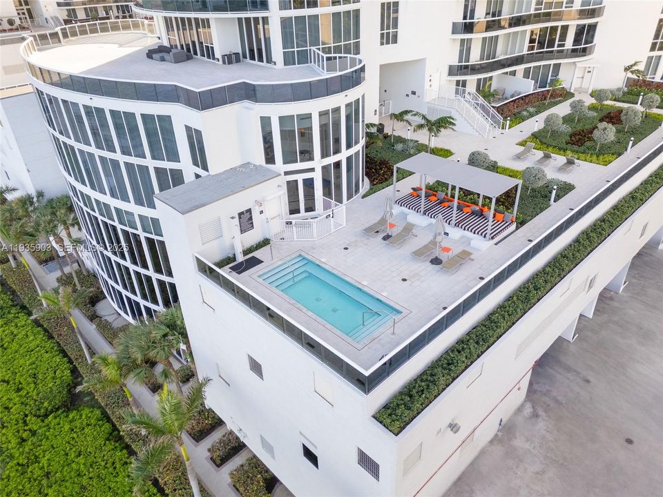 For Sale: $2,300,000 (2 beds, 3 baths, 2327 Square Feet)