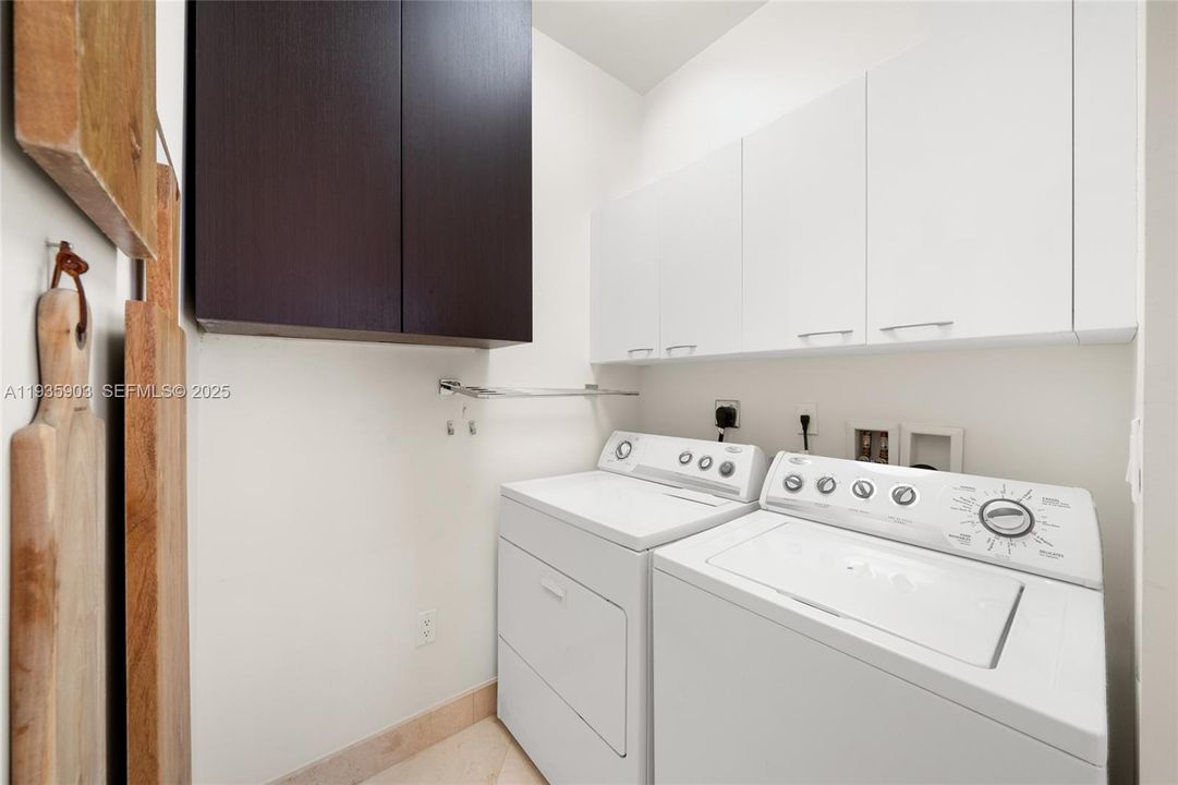 For Sale: $2,300,000 (2 beds, 3 baths, 2327 Square Feet)