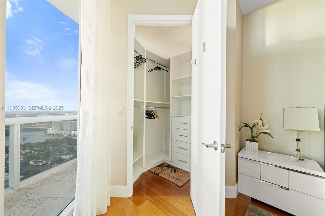 For Sale: $2,300,000 (2 beds, 3 baths, 2327 Square Feet)