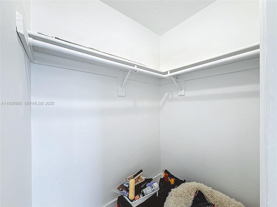 2/1 Bedroom A Walk-in Closet