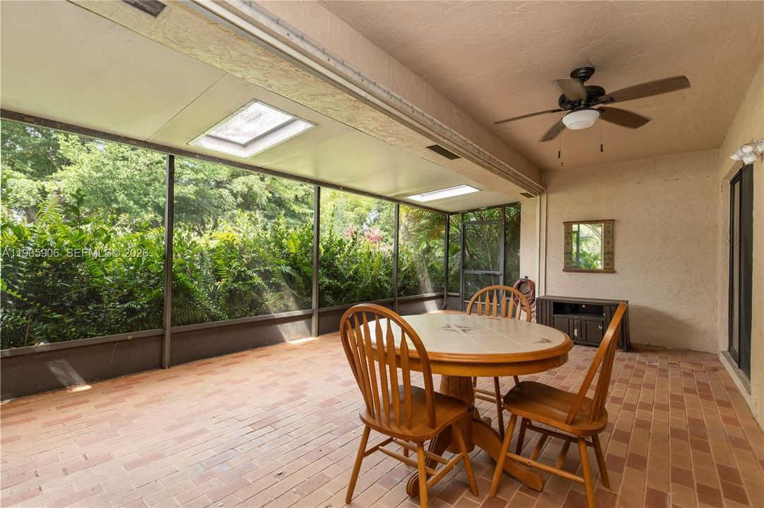 For Sale: $478,999 (3 beds, 2 baths, 1536 Square Feet)