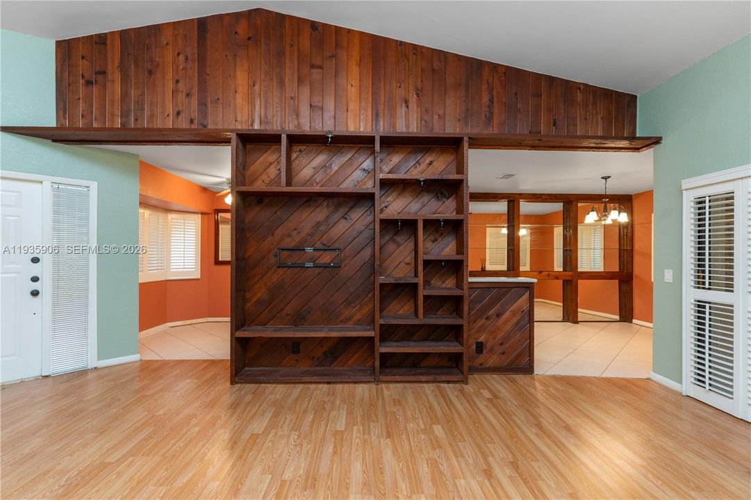 For Sale: $478,999 (3 beds, 2 baths, 1536 Square Feet)