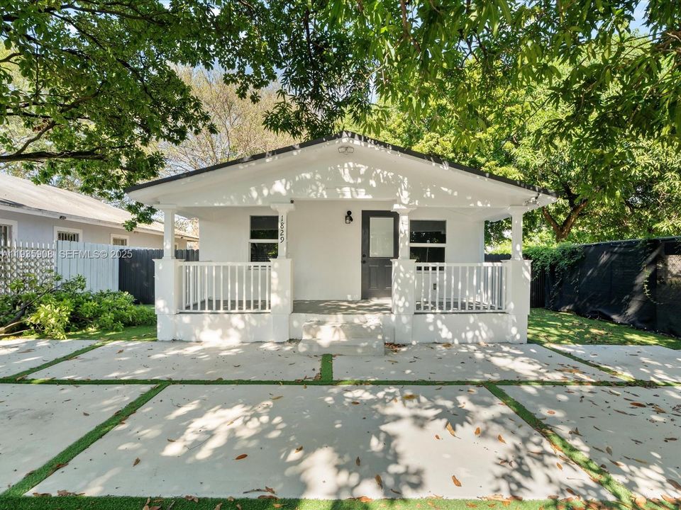 В аренду: $3,000 (3 спален, 2 ванн, 790 Квадратных фут)