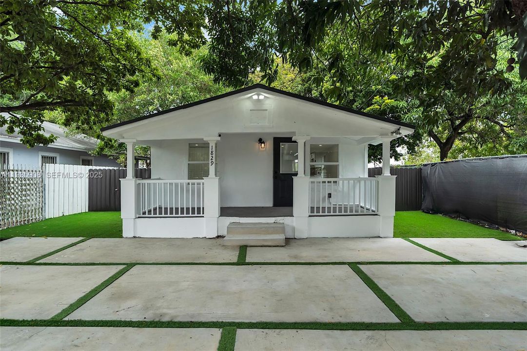 В аренду: $3,000 (3 спален, 2 ванн, 790 Квадратных фут)